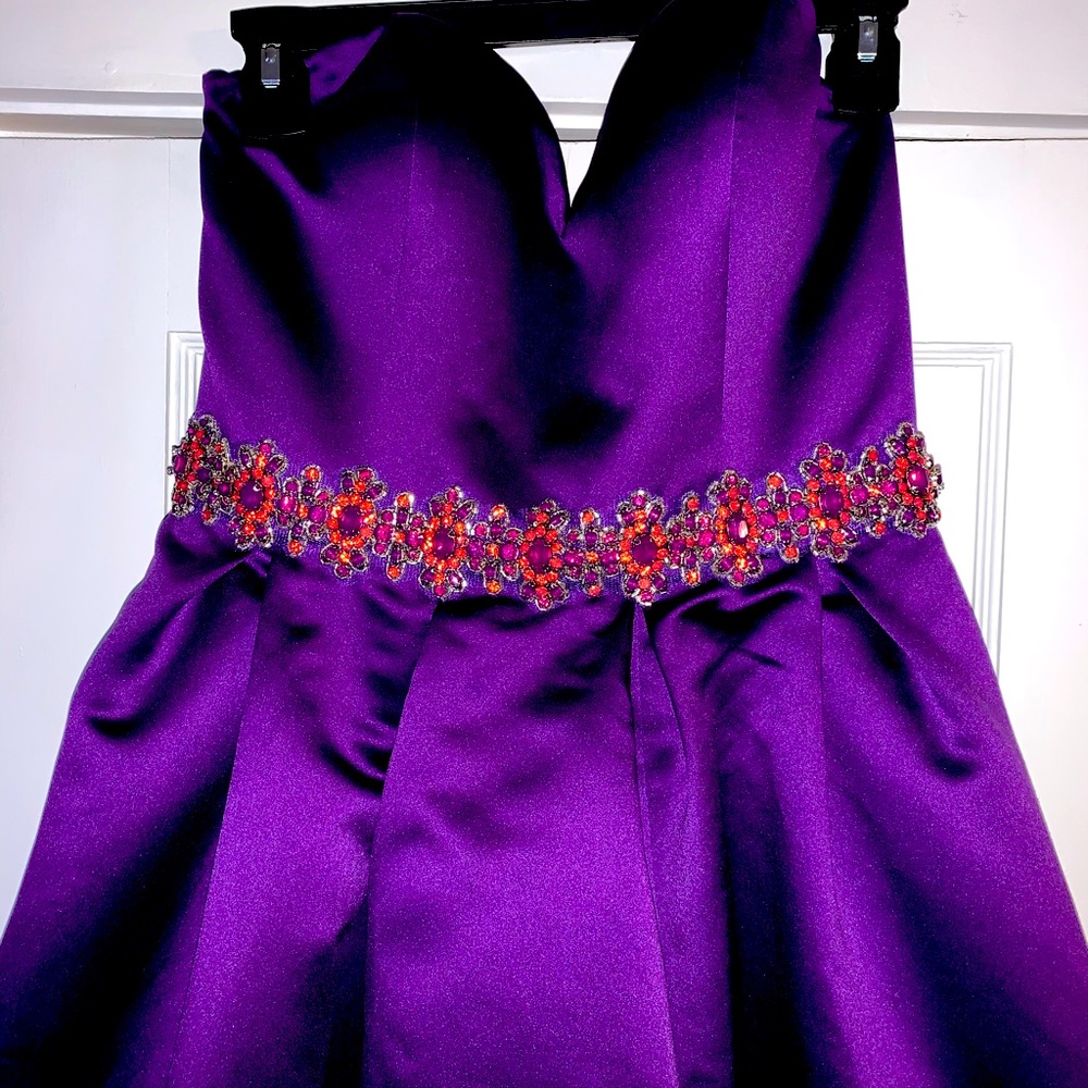 Jovani Hi Lo - Picture 5 of 5